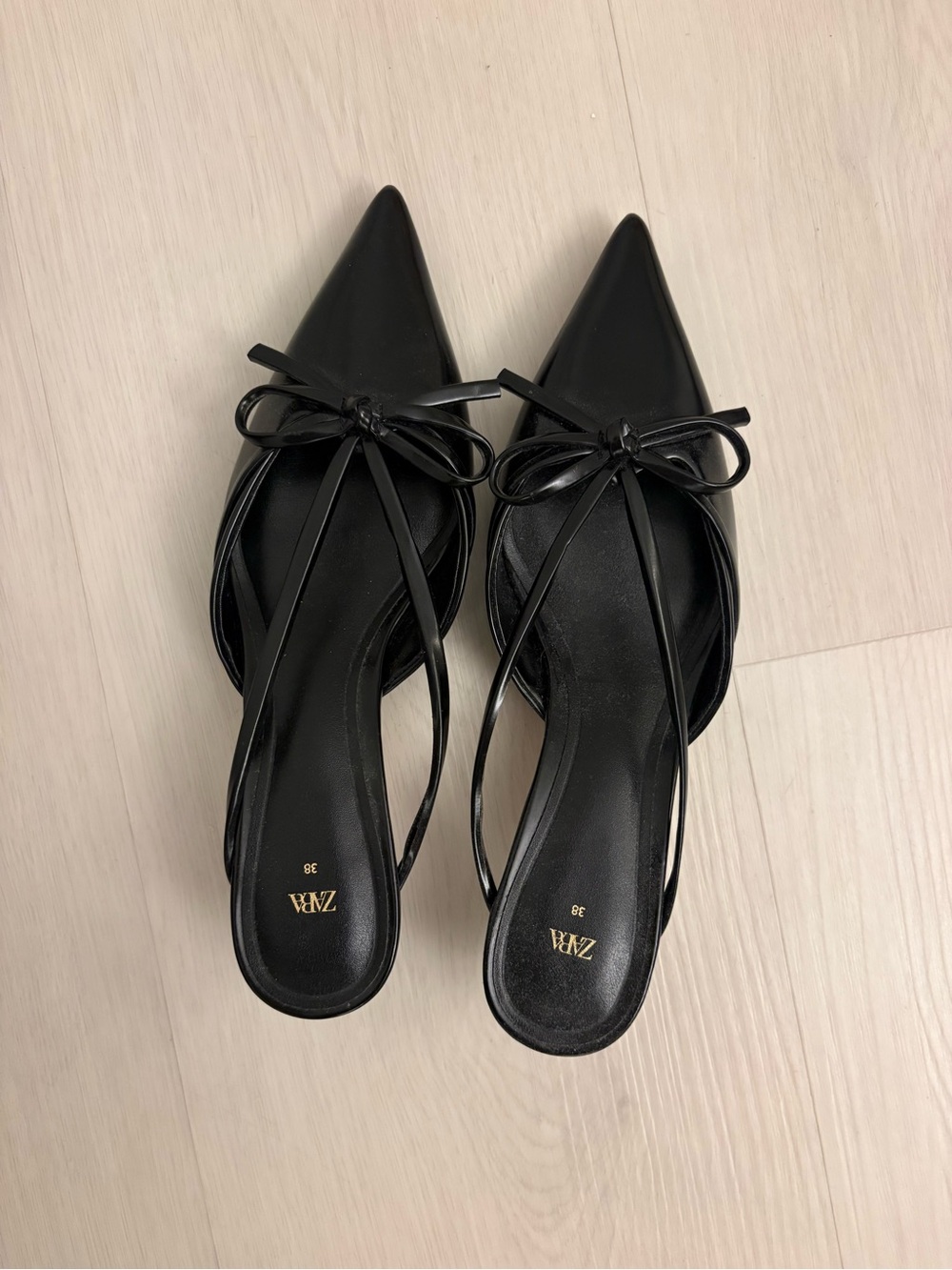 ZARA Black Pointed Bow Mule Flats